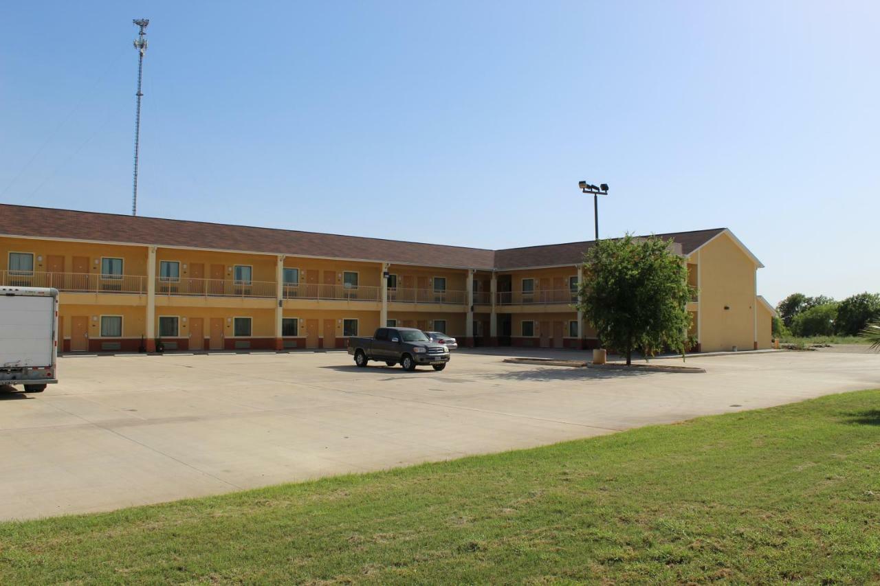 Horizon Inn & Suites Pearsall Kültér fotó