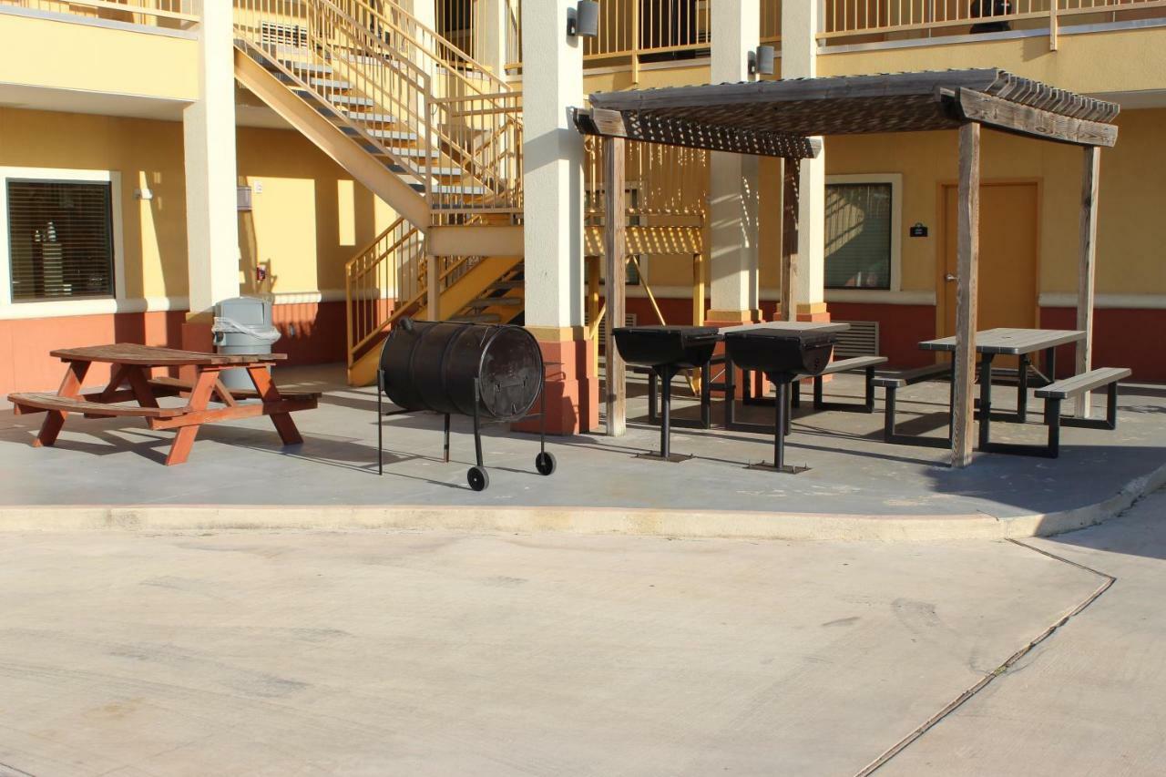 Horizon Inn & Suites Pearsall Kültér fotó